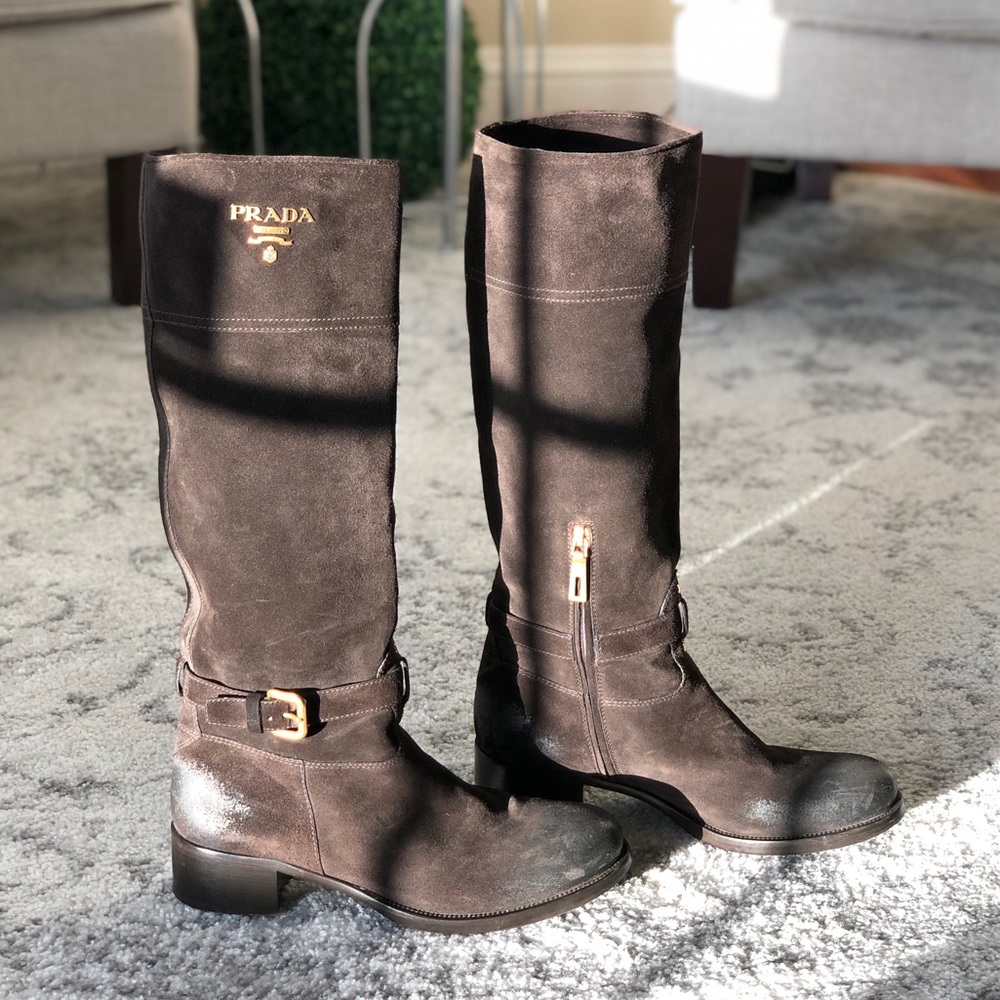 (38) Authentic Prada Brown Suede Logo Boots